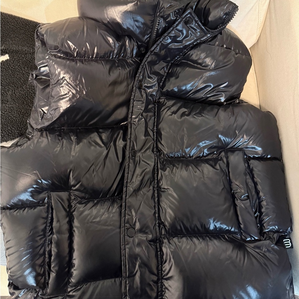 Aritzia Black Super Puffer Vest